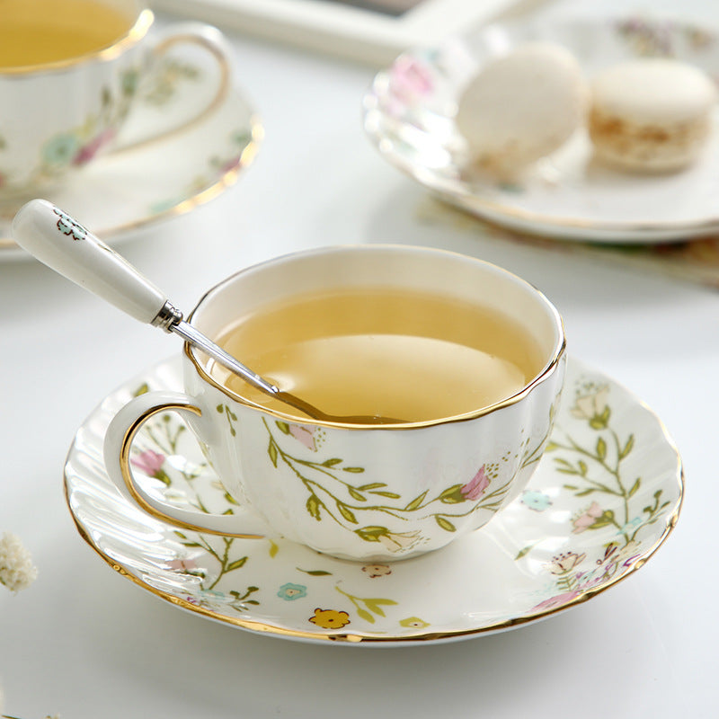 Set of Ceramic Coffee Mugs Shaped Like Pumpkins, Featuring Yellow Floral Designs in an English Style, Perfect for Afternoon Tea at Home. A Luxurious Gift for Women Who Love Tea And Coffee