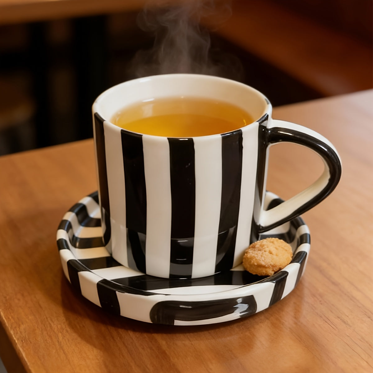 INS Style Striped Ceramic Coffee Cup And Saucer Set Featuring a Minimalist Vertical Stripe Design, Aesthetically Pleasing for Enjoying Beverages. This Home Drinkware Set Is Perfect for Lattes, American Espresso, And Tea